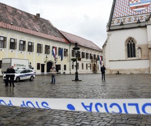 12.10.2020., Zagreb - Jutros u 8.06 zaprimljena je dojava o pucnjavi na Trgu svetog Marka u Zagrebu. Prema prvim utvrdjenim informacijama jedan policijski sluzbenik je ozlijedjen i njemu se pruza lijecnicka pomoc. Pocinitelj je pobjegao s mjesta dogadjaja, a za njim tragaju sve raspolozive policije snage. Photo: Josip Regovic/PIXSELL