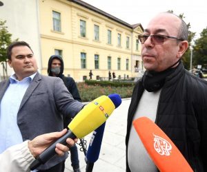 12.10.2020., Zagreb - Ispred KBC Sestre milosrdnice Dubravko Jagic dao izjavu ispred Sindikata policije oko propucanog policajca na Markovom trgu. 

Photo: Marko Lukunic/PIXSELL