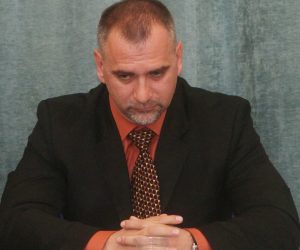 12.04.2014., Koprivnica - U dvorani Domoljub su predsjednici svih osam clanica Saveza za Hrvatsku Vladimir Sisljagic (HDSSB), Milan Kujundzic (Hrvatska zora - stranka naroda), Ladislav Ilcic (HRAST - Pokret za uspjesnu Hrvatsku), Danijel Srb (Hrvatska stranka prava), Branko Borkovic (Autohtona Hrvatska seljacka stranka), Marko Lukic (Zavjet za Hrvatsku), Zeljko Cvrtila (Akcija za bolju Hrvatsku) i Mate Knezovic (Obiteljska stranka) predstavili jedinstvenu listu za skorasnje izbore za EU parlament. Kritizirali su rad svih dosadasnjih Vlada i stranaka, predsjednika RH te upozorili na medijsku blokadu na koju svakodnevno nailaze i pozvali clanove da animiraju clanove obitelji, prijatelje, rodbine i druge da izadju na izbore za EU parlament te da podrze njihove kandidate. Photo: Marijan Susenj/PIXSELL