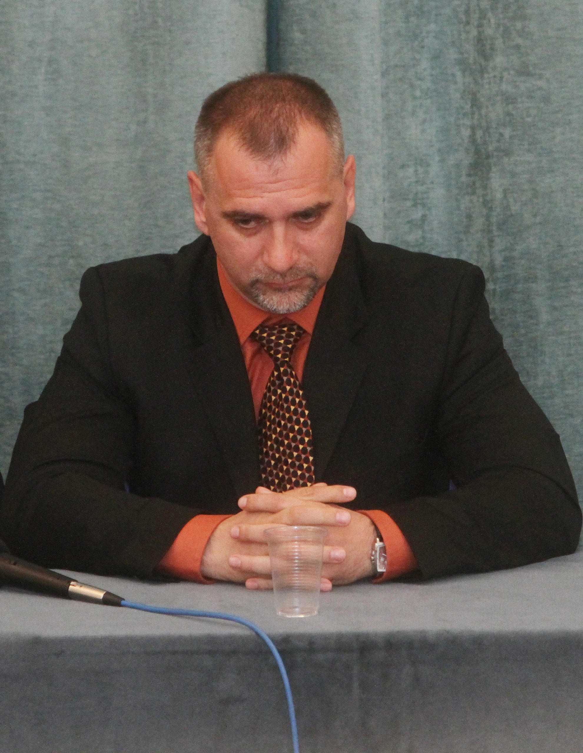 12.04.2014., Koprivnica - U dvorani Domoljub su predsjednici svih osam clanica Saveza za Hrvatsku Vladimir Sisljagic (HDSSB), Milan Kujundzic (Hrvatska zora - stranka naroda), Ladislav Ilcic (HRAST - Pokret za uspjesnu Hrvatsku), Danijel Srb (Hrvatska stranka prava), Branko Borkovic (Autohtona Hrvatska seljacka stranka), Marko Lukic (Zavjet za Hrvatsku), Zeljko Cvrtila (Akcija za bolju Hrvatsku) i Mate Knezovic (Obiteljska stranka) predstavili jedinstvenu listu za skorasnje izbore za EU parlament. Kritizirali su rad svih dosadasnjih Vlada i stranaka, predsjednika RH te upozorili na medijsku blokadu na koju svakodnevno nailaze i pozvali clanove da animiraju clanove obitelji, prijatelje, rodbine i druge da izadju na izbore za EU parlament te da podrze njihove kandidate. Photo: Marijan Susenj/PIXSELL