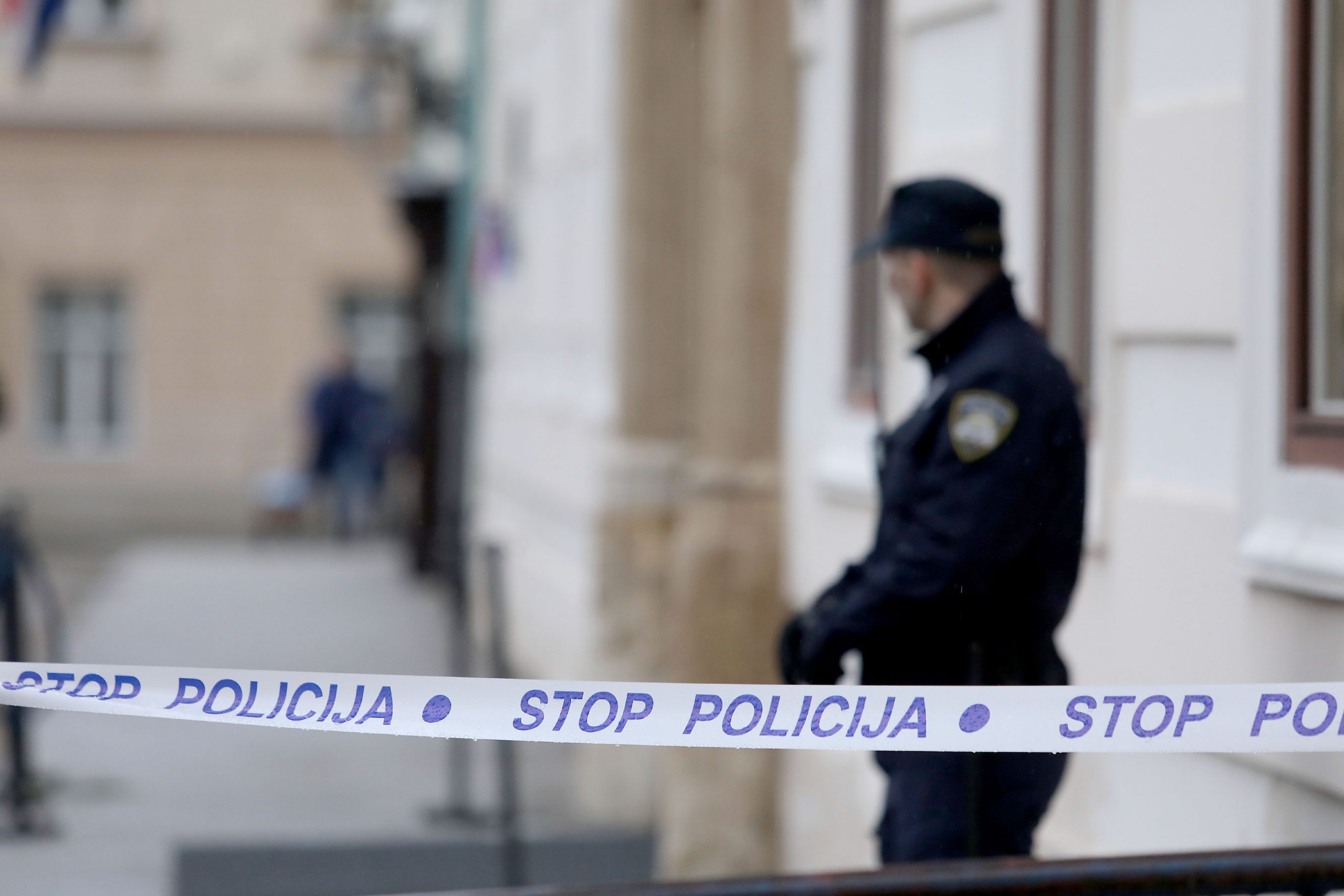 13.10.2020., Zagreb - Dan nakon pokusaja ubojstva policajca ispred Banskih dvora pristup Vladi i Saboru je jos uvijek blokiran i zatvoren za vozila i pjesake. Rubom Markova trga moze se voziti i hodati, ali za pristup drzavnim institucijama treba posebna dozvola.
Photo: Patrik Macek/PIXSELL