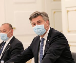 13.10.2020., Zagreb - U Banskim dvorima na Trgu svetog Marka odrzan je sastanak s predstavnicima parlamentarne vecine. Predsjednik Vlade RH Andrej Plenkovic, predsjednik Sabora Gordan Jandrokovic  Photo: Emica Elvedji/PIXSELL