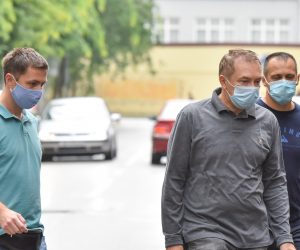 17.09.2020., Zagreb - Direktor Uprave JANAF-a Dragan Kovacevic uhicen zbog sumnji u gospodarski kriminalitet i korupciju. Dragan Kovacevic izlazi s istraziteljima iz stana u Tuskanovoj ulici nakon obavljenog pretresa. 
Photo: Sasa Zinaja/NFOTO/PIXSELL