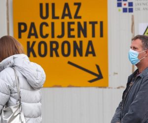 18.10.2020., Zagreb -  Zbog povecanog broja testiranja osoba na koronavirus, stvorila se kolona automobila na prilazu Nastavnog zavoda za javno zdravstvo Andrija Stampar koja je bila duga sve do Ksaverske ulice iz koje se cekalo skretanje za Mirogojsku cestu. 
Photo: Luka Stanzl/PIXSELL