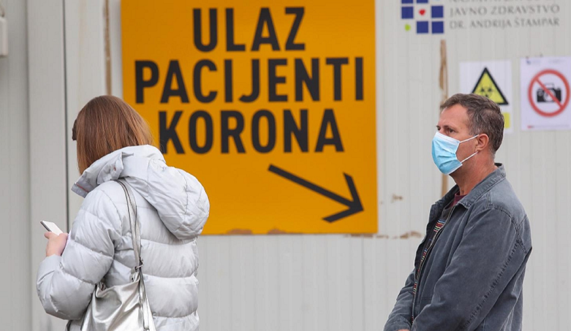 18.10.2020., Zagreb -  Zbog povecanog broja testiranja osoba na koronavirus, stvorila se kolona automobila na prilazu Nastavnog zavoda za javno zdravstvo Andrija Stampar koja je bila duga sve do Ksaverske ulice iz koje se cekalo skretanje za Mirogojsku cestu. 
Photo: Luka Stanzl/PIXSELL