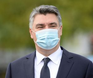 19.10.2020., Trnovec- Predsjednik RH Zoran Milanovic posjetio romsko naselje Parag.
Photo: Vjeran Zganec Rogulja/PIXSELL