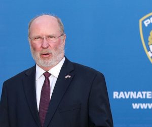 19.10.2020., Zagreb - Potpredsjednik Vlade i ministar unutarnjih poslova dr. sc. Davor Bozinovic, zajedno s veleposlanikom SAD-a u RH Nj.E. Robertom Kohorstom, obisao je Centar za forenzicna ispitivanja, istrazivanja i vjestacenja Ivan Vucetic. U sklopu posjeta odrzane su im kratke prezentacije novog AFIS sustava te Interoperabilnost i biometrija nakon cega su dali zajednicku izjavu za medije. 
Photo: Goran Stanzl/PIXSELL