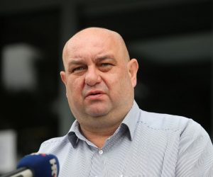 20.04.2020., Rijeka - Konferencija za medije Kriznog stozera civilne zastite Primorsko-goranske zupanije. epidemiologo Dobrica Roncevic Photo: Goran Kovacic/PIXSELL