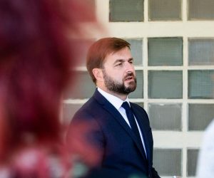 23.10.2020., Split - Ministar gospodarstva i odrzivog razvoja Tomislav Coric, direktor Fonda za zastitu okolisa i energetsku ucinkovitost Sinisa Kukic i splitski gradonacelnik Andro Krstulovic Opara u Gradskoj upravi potpisali su Ugovor o financiranju sanacije odlagalista komunalnog otpada Karepovac, kojim se gradu Splitu dodjeljuje vise od 114 milijuna kuna bespovratnih sredstava.
Tomislav Coric
Photo: Milan Sabic/PIXSELL