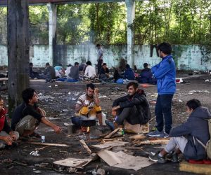 23.09.2020., Bihac, Bosna i Hercegovina - Veliki broj migranata nalazi se na ulicama Bihaca. Najvise ih je medju rusevinama bivse tvornice Krajina-metal udaljene svega nekoliko kilometara od centra grada. Migranti kazu kako ih Bihacka policija svakodnevno maltretira, dolaze do njih, tuku ih i otimaju novac i telefone.
Photo: Armin Durgut/PIXSELL