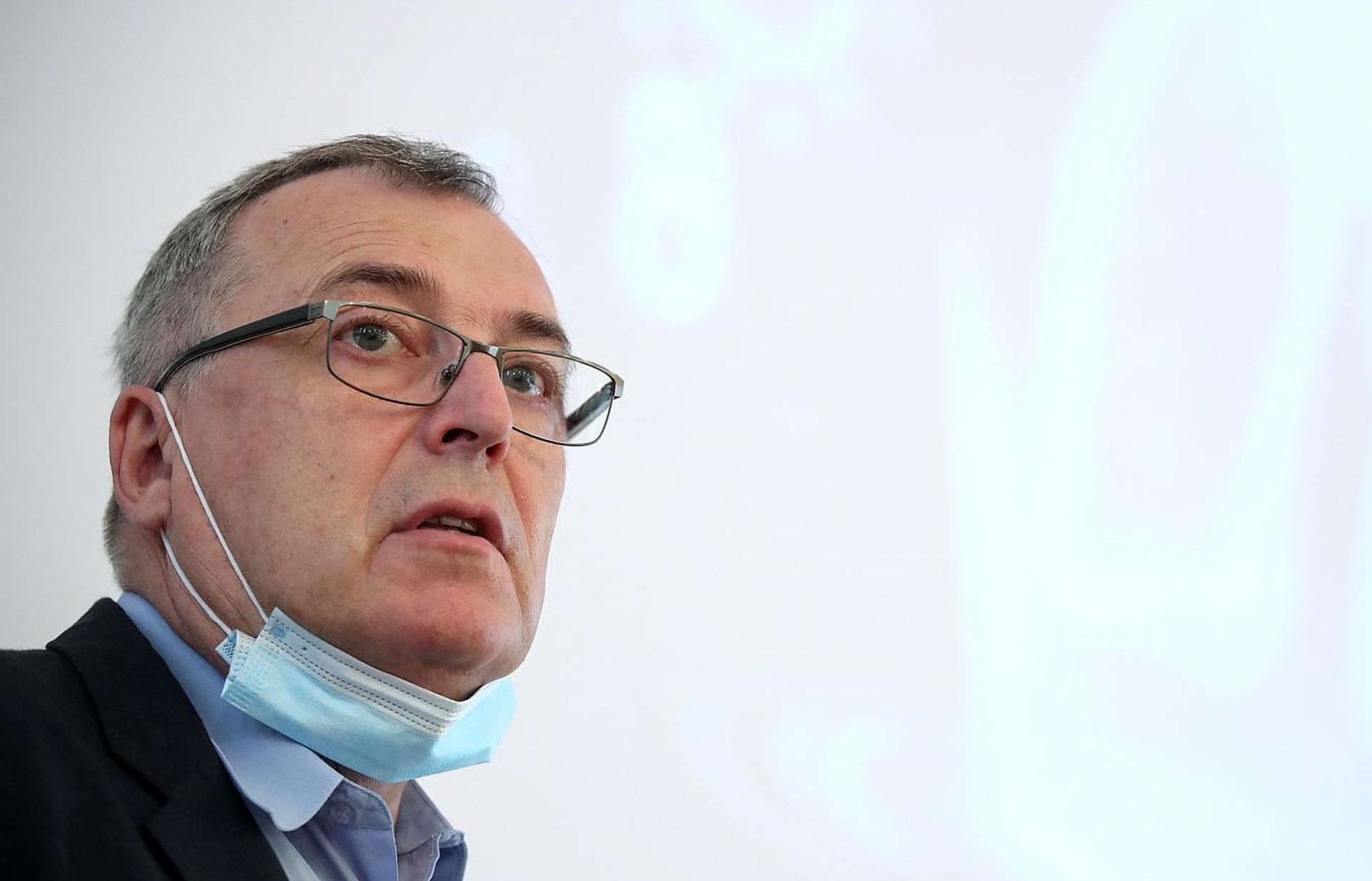 25.9.2020., Zagreb - Konferencija za medije povodom obiljezavanja Svjetskog dana ljekarnika, te predstavljanje javnozdravstveno - edukativne kampanje Prevencija, a ne Komplikacija, koja je usmjerena na promicanje mogucnosti besplatnog cijepljenja u Hrvatskoj protiv respiratornih bolesti, s naglaskom na gripu i pneumokoknu bolest. Krunoslav Capak. 
Photo: Goran Stanzl/PIXSELL