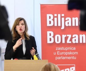27.02.2020., Zagreb - Kuca Europe, konferencija za medije zastupnice u Europskom parlamentu Biljane Borzan na kojoj je predstavila svoj novi projekt: Jesu li uredjaji proizvedeni da se pokvare odmah nakon isteka jamstva? Kako povecati trajnost uredjaja koje kupujemo i zastiti potrosace?
Photo: Marko Lukunic/PIXSELL