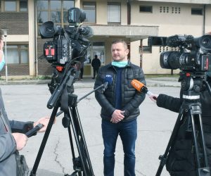 27.03.2020., Popovaca - Ravnatelj zupanijskog Stozera civilne zastite Roman Rosavec obavijestio je o stanju o zarazenim koronavirusom na podrucju Sisacko-moslavacke zupanije. Od jucer, sest je novozarazenih, troje u Sisku, dva u Kutini i jedan Novskoj, tako da je sada u SMZ zarazeno 13 osoba. Photo: Nikola Cutuk/PIXSELL