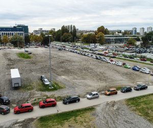 27.10.2020., Zagreb - Fotografija iz zraka na guzve kod Zagrebackog velesajma gdje se obavljaju testiranja na koronavirus. Photo: PIXSELL