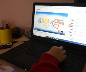 30.03.2020., Bjelovar - Skola za zivot online uslijed koronavirusa. Ucenici se privikavaju na nove uvjete ucenja u izolaciji kod kuce. 
Photo:Damir Spehar/PIXSELL