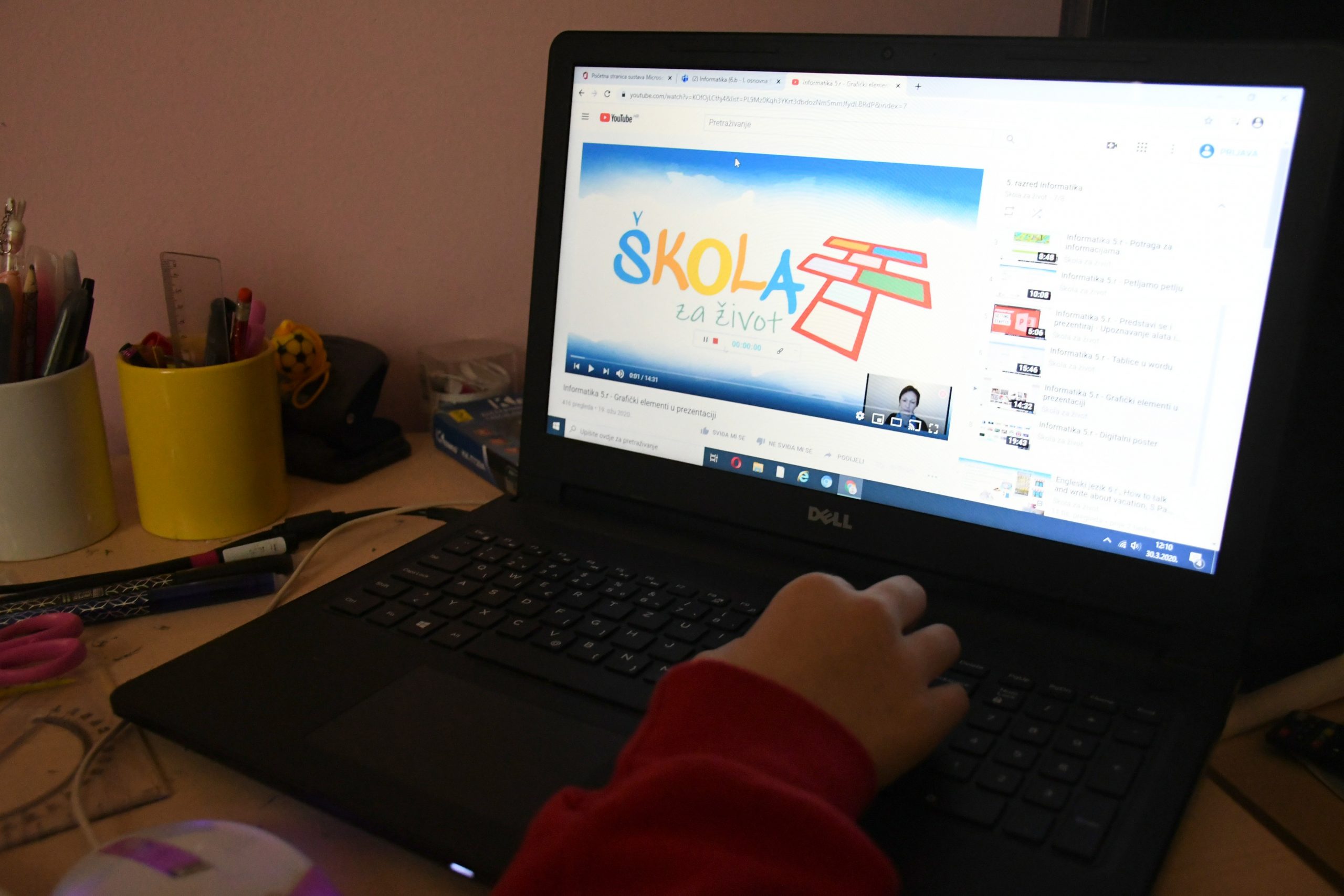 30.03.2020., Bjelovar - Skola za zivot online uslijed koronavirusa. Ucenici se privikavaju na nove uvjete ucenja u izolaciji kod kuce. 
Photo:Damir Spehar/PIXSELL