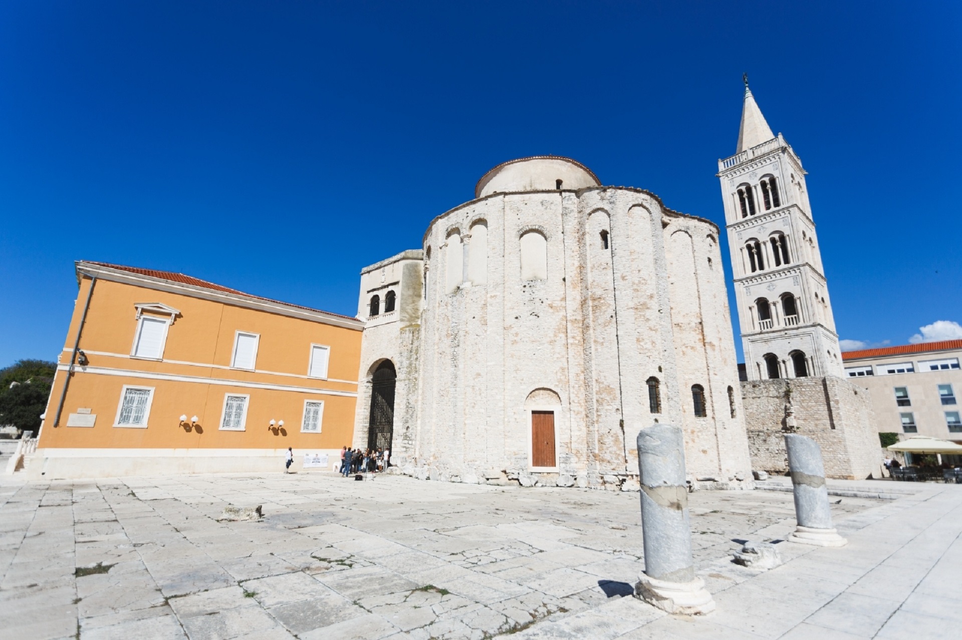 30.09.2020., Zadar - Izlozba fotografa Ive Pervana u crkvi svetog Donata. Photo: Marko Dimic/PIXSELL