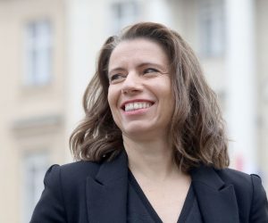 30.10.2020., Zagreb - Ispred Trga svetog Marka odrzana je konferencija za medije Radnicke fronte na kojoj su o temi  "Veledrogerija" govoriti Katarina Peovic, David Bilic i Anton Glasnovic. 
Photo: Patrik Macek/PIXSELL