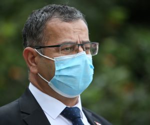 30.10.2020., Split - Ispred zgrade Zupanije Splitsko-dalmatinske odrzana je konferencija za medije nakon zavrsenog sastanka stozera CZ zupanije s predstavnicima zdravstvenih ustanova na kojem su prisustvovali i predstavnici susjedne Sibensko kninske zupanije. Luka Brcic.
Photo:Ivo Cagalj/PIXSELL