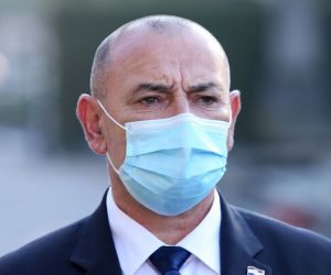 31.10.2020., Zagreb - U prigodi blagdana Svih svetih, predsjednik Vlade Andrej Plenkovic sa suradnicima polozio je vijence i zapaliio svijece na Gradskom groblju Mirogoj. Tomo Medved Photo: Marko Prpic/PIXSELL