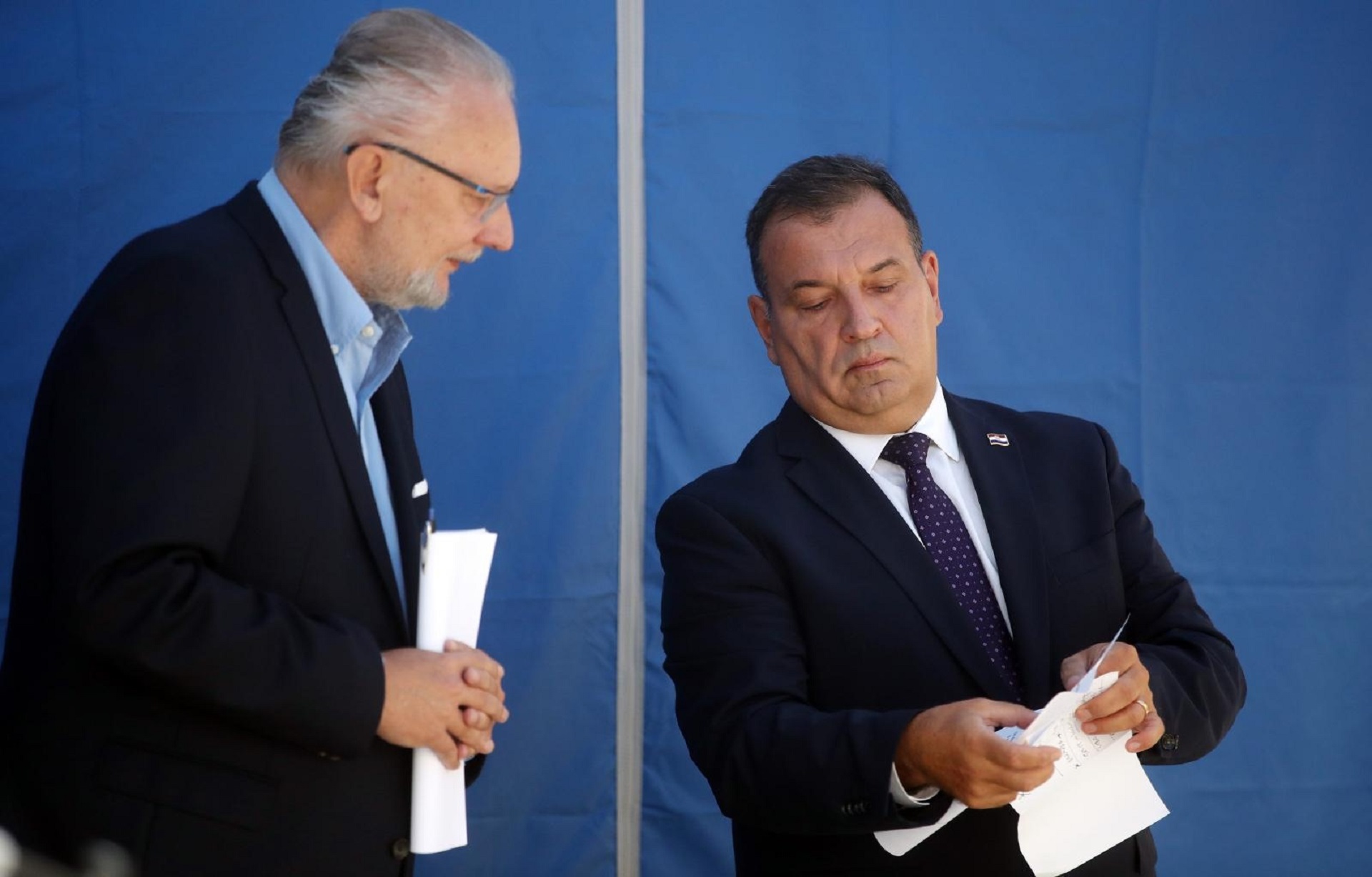 31.08.2020., Zagreb - Nacionalni stozer civilne zastite odrzao je konferenciju za medije o najnovijim detaljima sirenja koronavirusa u Hrvatskoj. Ministar unutarnjih poslova Davor Bozinovic, ministar zdravstva Vili Beros. Photo: Damir Sencar/HINA/POOL/PIXSELL