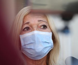26.10.2020., Split - U povodu smrti 18- godisnjakinje koja je bila pozitivna na covid-19 odrzana je konferencija za medije ispred KBC-a Split na Firulama. doc. dr. Branka Polic, procelnica zavoda za intezivnu predijatriju. Photo: Ivo Cagalj/PIXSELL