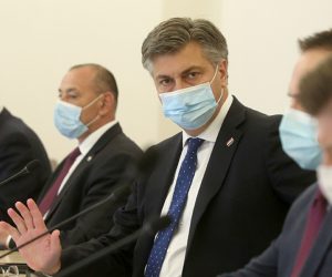 Zagreb, 14.10.2020 -  Sjednica Vlade Republike Hrvatske. Na fotografiji Davor Božinović, Tomo Medved, Andrej Plenković, Zdravko Marić.  foto HINA/ Daniel KASAP/ dk