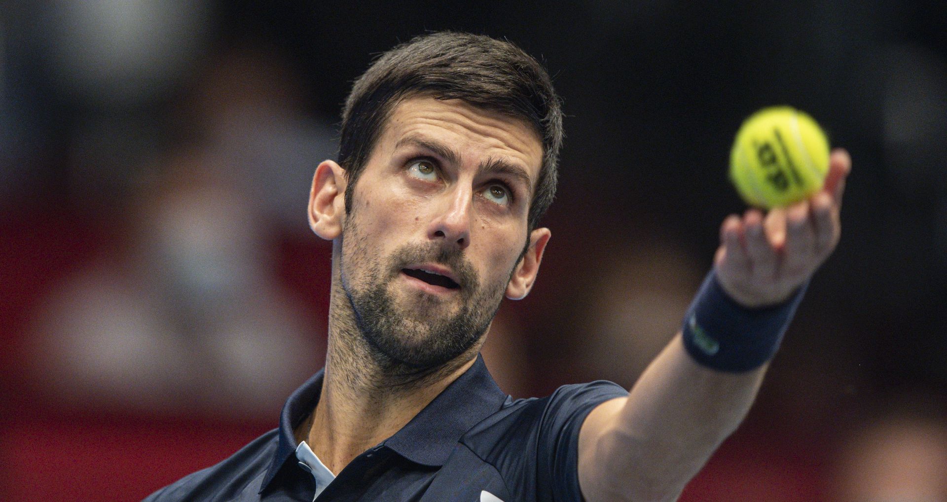 epa08786760 Novak Djokovic of Serbia in action during his quarter final match against Lorenzo Sonego of Italy at the Erste Bank Open ATP tennis tournament in Vienna, Austria, 30 October 2020.  EPA/CHRISTIAN BRUNA