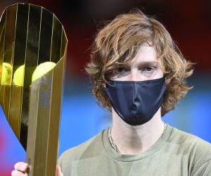 epa08791117 Andrey Rublev of Russia poses with his trophy after winning his final match against Lorenzo Sonego of Italy at the Erste Bank Open ATP tennis tournament in Vienna, Austria, 01 November 2020.  EPA/CHRISTIAN BRUNA