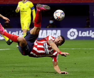 epa08806056 Atletico Madrid's striker Luis Suarez in action during the Spanish LaLiga soccer match between Atletico Madrid and Cadiz CF held at Wanda Metropolitano stadium in Madrid, central Spain, 07 November 2020.  EPA/JuanJo Martin