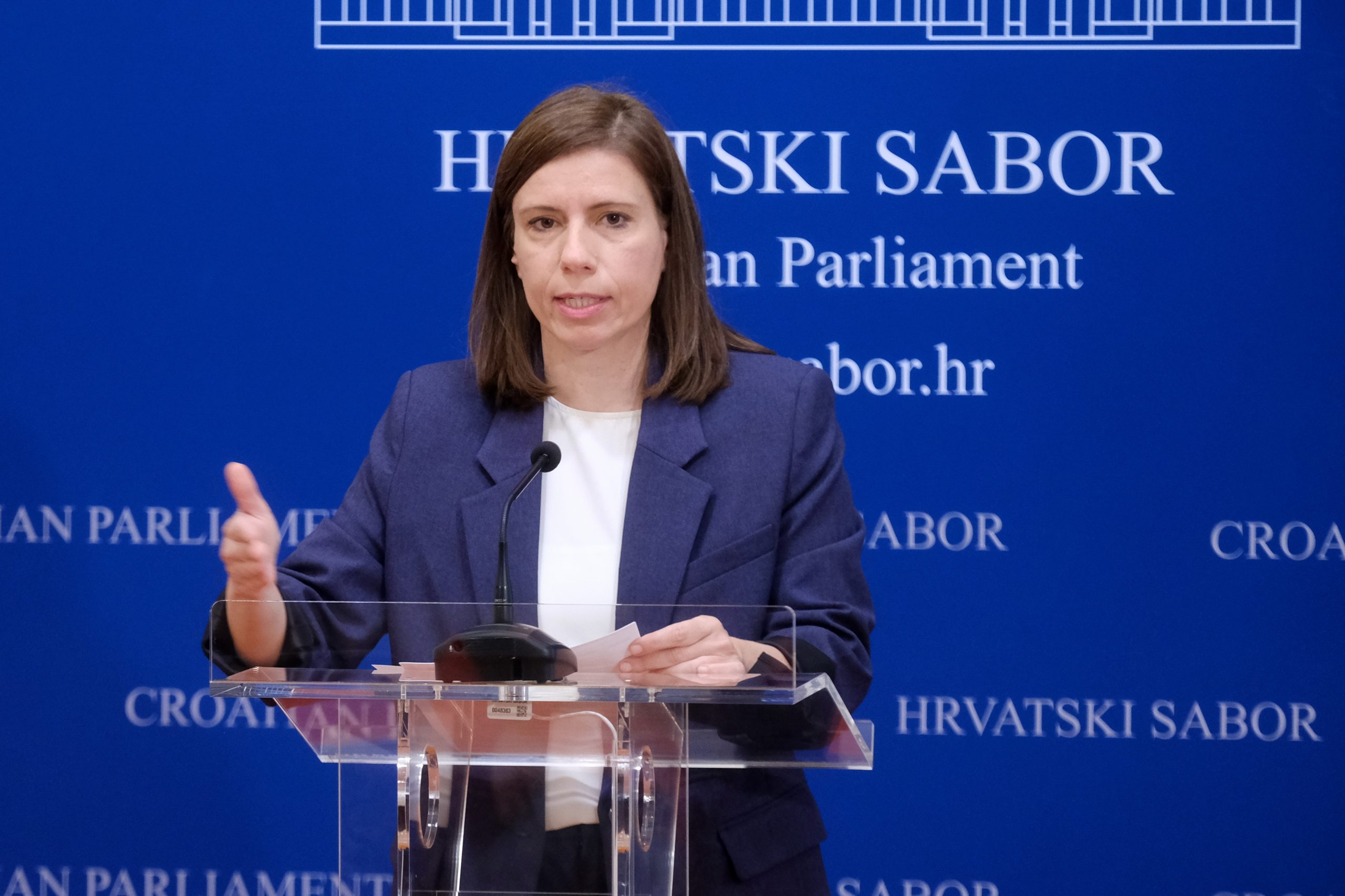 Zagreb, 12.11.2020 - Na konferenciji za novinare saborska zastupnica Radničke fronte Katarina Peović govorila je o "Poreznoj reformi".
Na fotografiji Katarina Peović.
foto HINA/ Edvard ŠUŠAK/ es