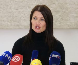 Zagreb, 13.11.2020. - IzjavaSabine Glasovac povodom nepravomoćne presude Ivi Sanaderu u slučaju Fimi medija.
Na fotografiji Sabina Glasovac.
foto HINA/ Edvard ŠUŠAK/ es