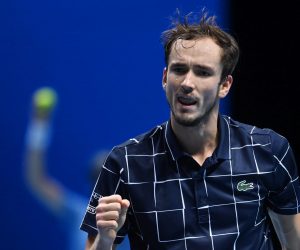 epa08828286 Russia's Daniil Medvedev reacts after winning a crucial point against Serbia's Novak Djokovic during a Nitto ATP finals tennis match at the O2 Arena in London, Britain, 18 November 2020.  EPA/ANDY RAIN