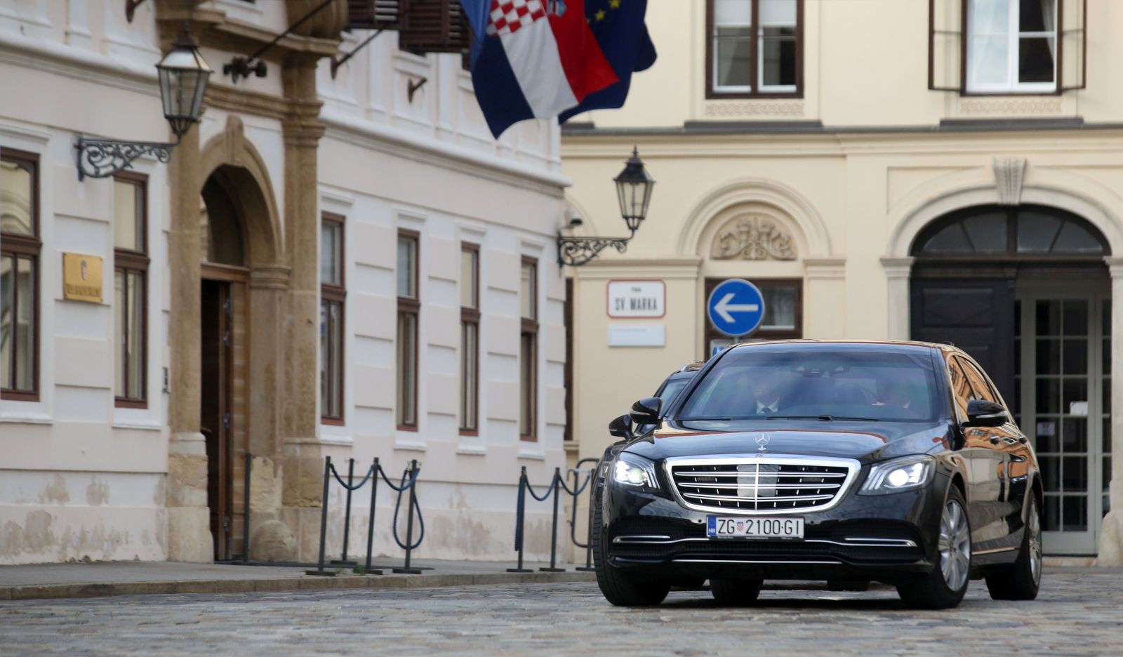 Zagreb, 23.11.2020. - Dolazak oredsjednika Zorana Milanovića u Banske dvore na sastanak.
foto HINA/ Daniel KASAP/ dk