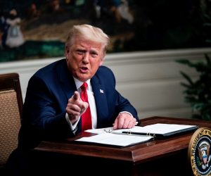 epa08845152 US President Donald J. Trump speaks in the Diplomatic Room of the White House on Thanksgiving in Washington, DC, USA, 26 November 2020.  EPA/Erin Schaff / POOL