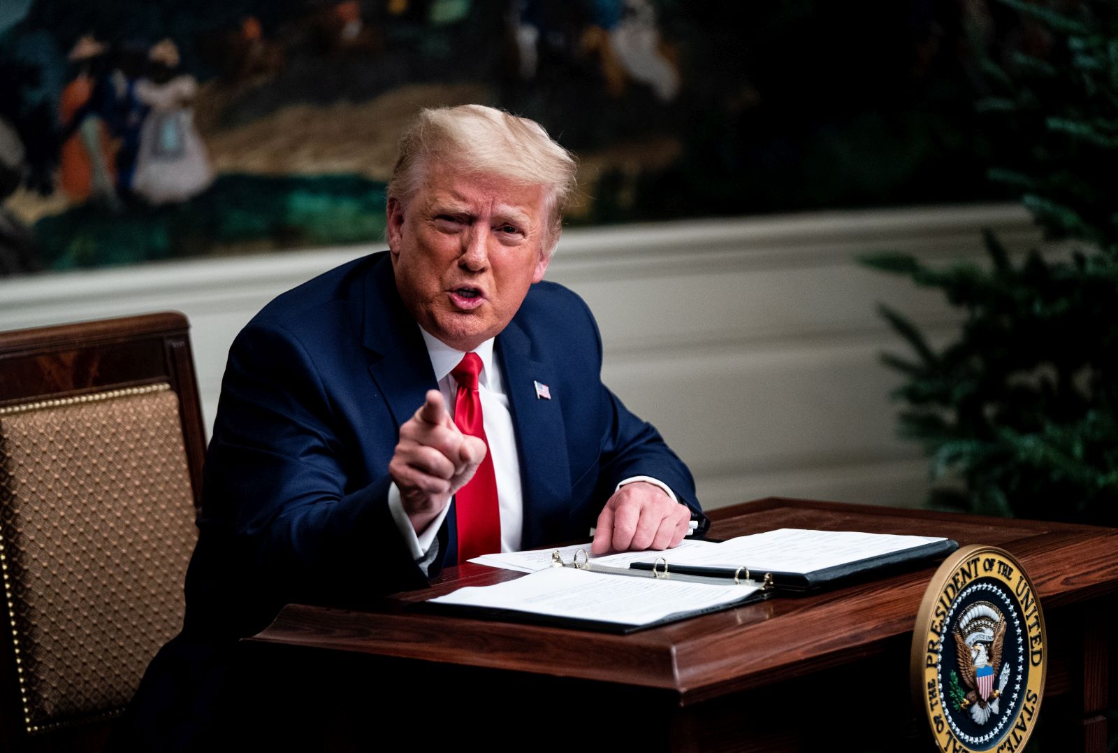 epa08845152 US President Donald J. Trump speaks in the Diplomatic Room of the White House on Thanksgiving in Washington, DC, USA, 26 November 2020.  EPA/Erin Schaff / POOL