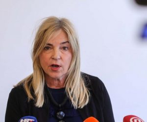 01.07.2020., Zagreb - Predstavnice udruge Roda i pravobraniteljica za djecu Helenca Pirnat Dragicevic izvijestili su na konferenciji za novinare o peticiji za osiguranje prava svakog djeteta da uz njega borave roditelji tijekom bolnickog lijecenja, koju je dosad potpisalo 28.500 gradjana i gradjanki. Helenca Pirnat Dragicevic. 
Photo: Jurica Galoic/PIXSELL