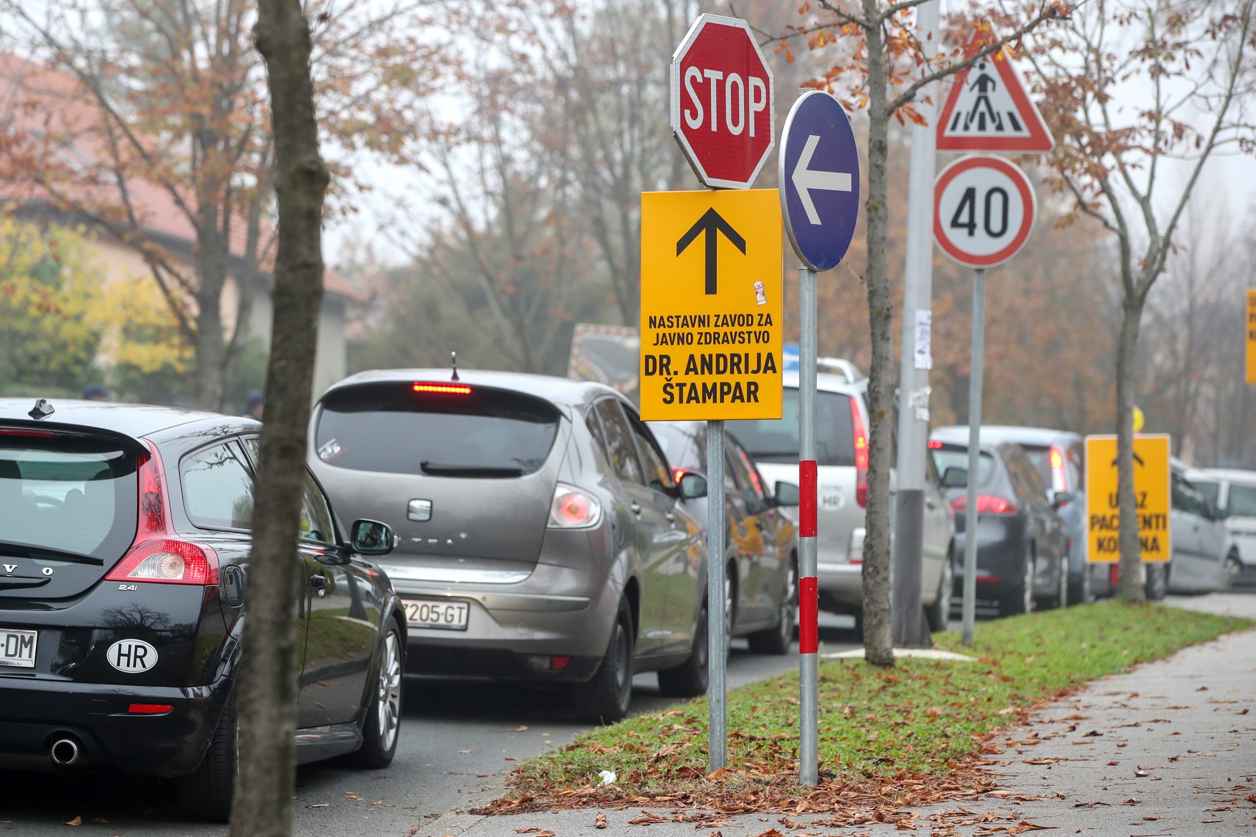 01.11.2020.,  Zagreb  - Drive-in testiranje na koronavirus u Nastavnom zavodu za javno zdravstvo Andrija Stampar. 
Novi rekord u Zagrebu: 924 novih slucajeva COVID-19. U u Nastavnom zavodu za javno zdravstvo Andrija Stampar pozitivno 42 % svih testiranih.
Photo: Igor Kralj/PIXSELL