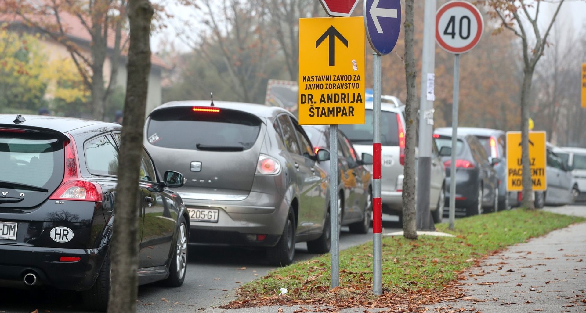 01.11.2020.,  Zagreb  - Drive-in testiranje na koronavirus u Nastavnom zavodu za javno zdravstvo Andrija Stampar. 
Novi rekord u Zagrebu: 924 novih slucajeva COVID-19. U u Nastavnom zavodu za javno zdravstvo Andrija Stampar pozitivno 42 % svih testiranih.
Photo: Igor Kralj/PIXSELL