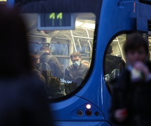 04.11.2020., Zagreb - Kako raste broj zarazenih koronavirusom tako sve veci broj gradjana nosi maske i na otvorenom a raste i broj grafita o maskama koje su nam postale svakodnevnica.
Photo: Emica Elvedji/PIXSELL