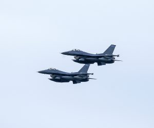 05.04.2019., Velika Gorica - U vojarnu Pukovnik Marko Zivkovic, sletjela su dva americka borbena zrakoplova F16 koji ce naredna dva dana sudjelovati u vojnoj vjezbi s hrvatskim pilotima Miga 21. Photo: Borna Filic/PIXSELL