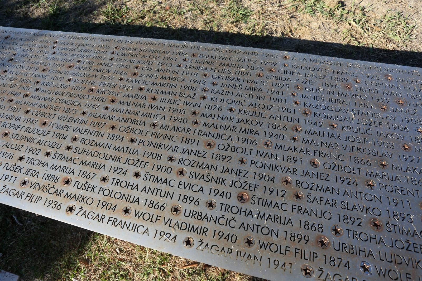Na otoku Rabu obiljezena je 77. obljetnica oslobodjenja interniraca iz talijanskog fasističkog koncentracijskog logora Kampor. Nakon polaganja vijenaca i paljenja svijeca na spomen-groblju Kampor u Gradskoj knjiznici Rab otvorena je fotografsko-dokumentarna izlozbe "Posljednji svjedoci / Zadnji pricevalci“ i izlozba "Tkanine otpora: glasovi zena". Photo: Goran Kovacic/PIXSELL