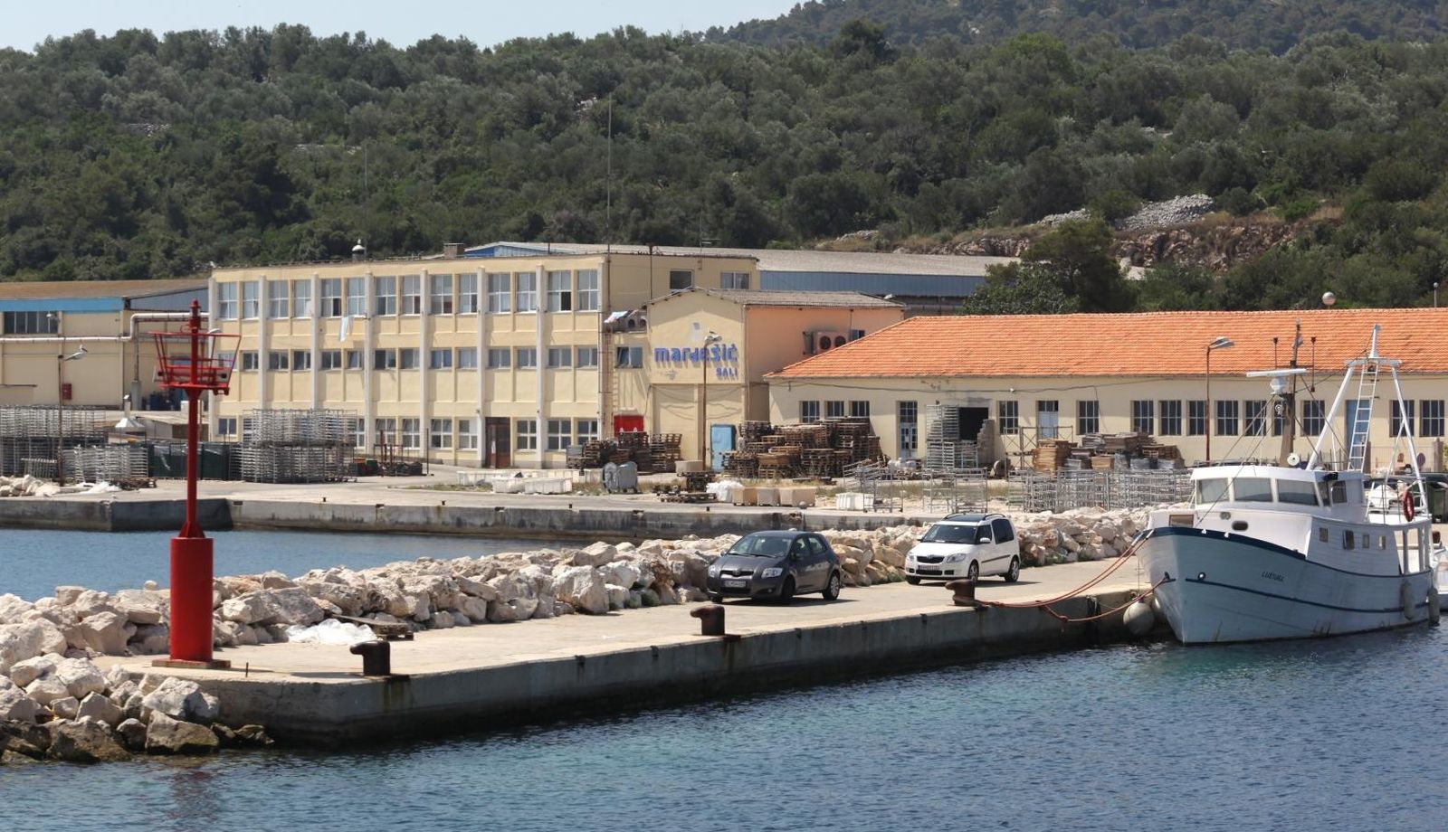 20.06.2012., Sali, Dugi otok - Bivsa tvornica ribljih preradjevina Mardesic.
Photo: Zeljko Mrsic/PIXSELL