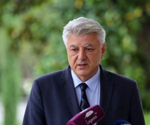 12.10.2020., Rijeka - Konferencija za medije zupana Zlatka Komadine i procelnice UO za socijalnu politiku i mlade Dragice Marac i predsjednika Zupanijskog savjeta mladih Roberta Matica, pred Pomorskim i povijesnim muzejem Hrvatskog primorja.  
Photo:Goran Kovacic/PIXSELL