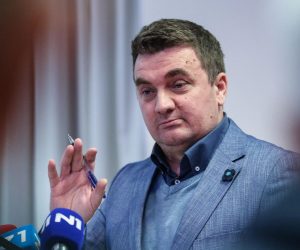12.11.2019., Zagreb - Udruga zagrebacki dragovoljci branitelji Vukovara organizirali okrugli stol Ovcara - zlocin bez kazne. Okruglom stolu nazocili su , Ivan Penava, vukovarski gradonacelnik, Tomislav Josic, predsjednik braniteljskog Savjeta Grada Vukovara, Josip Jurcevic, povjesnicar, Nikola Kajkic, predsjednik Nacionalnog sindikata policije, Vilim Karlovic, hrvatski branitelj i jedan od prezivjelih stratista Ovcare, te predstavnici Ministarstva hrvatskih branitelja, Ministarstva vanjskih i europskih poslova i Drzavnog odvjetnistva. Okruglim stolom zeli se potaknuti razgovor vezan uz (ne)procesuiranje ratnog zlocina kojeg su velikosrpski agresori pocnili na Ovcari 1991., od kojeg je proslo 28 godina. Moderatorica okruglog stola Zorica Greguric.

Photo: Robert Anic/PIXSELL
