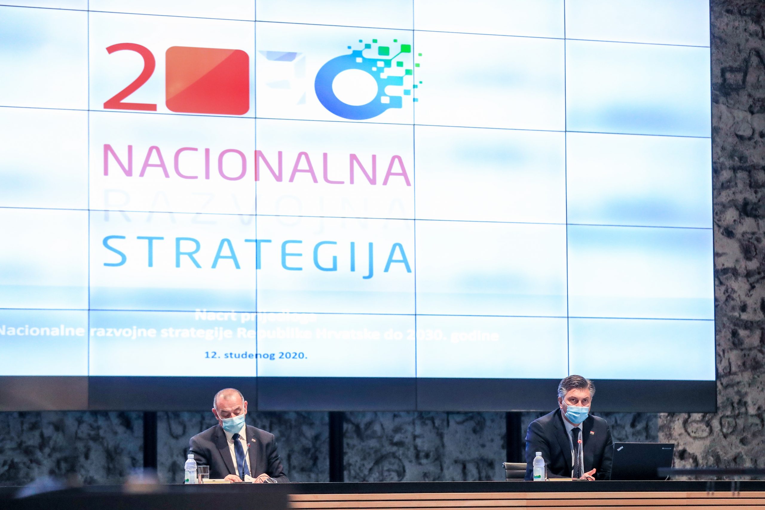 12.11.2020., Zagreb - U Nacionalnoj i sveucilisnoj knjiznici odrzano je predstavljenje Nacionalne razvojne strategije do 2030 godine. Ministar branitelja Tomo Medved, predsjednik Vlade Andrej Plenkovic
Photo: Slavko Midzor/PIXSELL