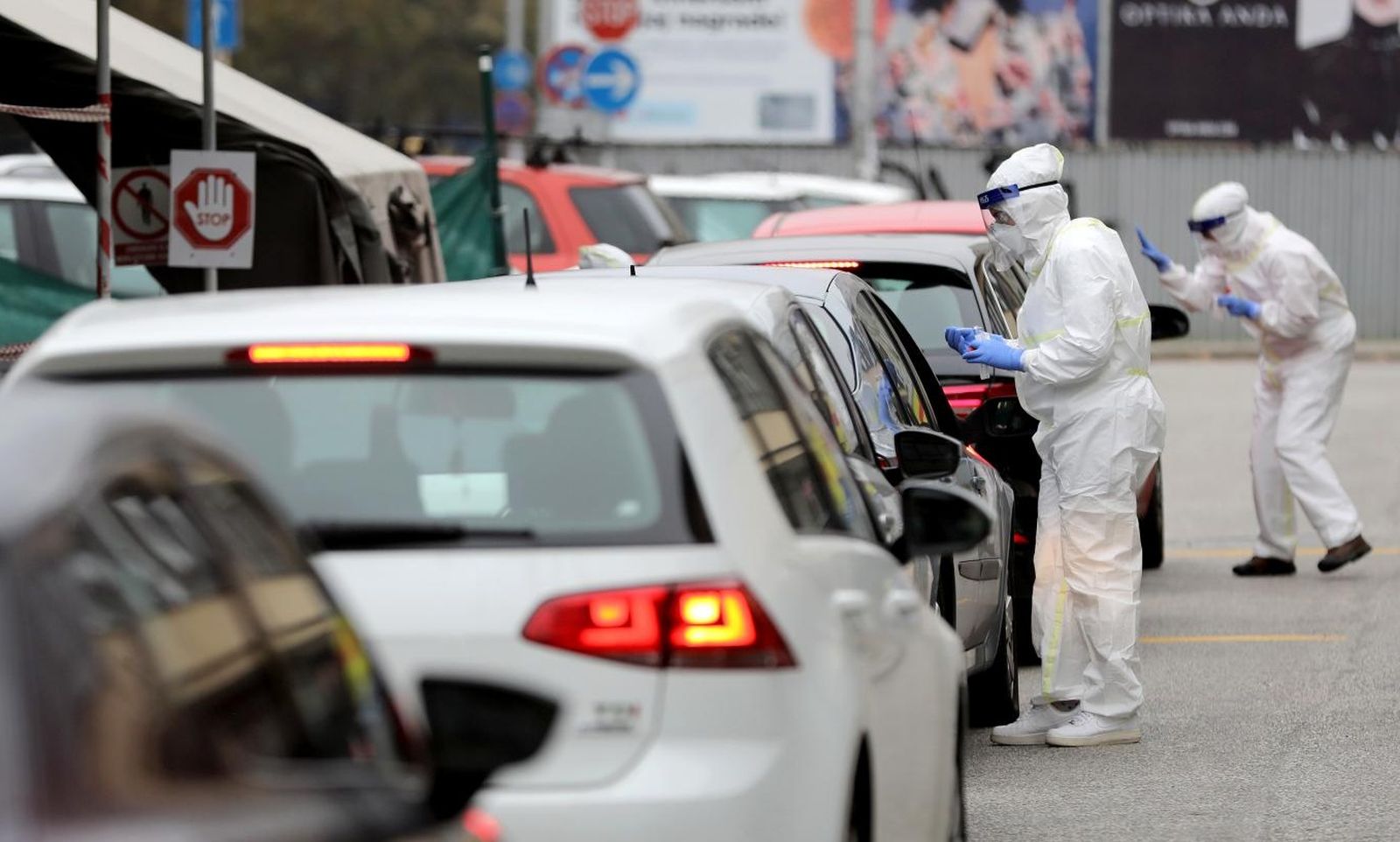 14.11.2020., Zagreb - "Drive in" testiranje na Covid-19 u Domu zdravlja Zagreb - Zapad na Crnomercu.

Photo: Jurica Galoic/PIXSELL