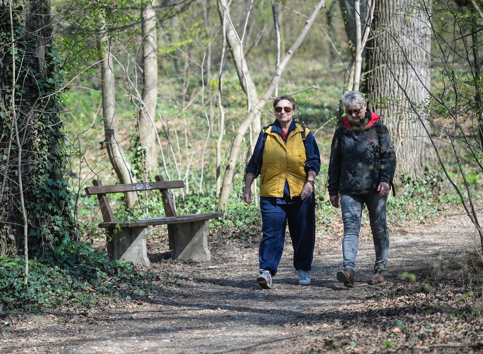 16.03.2020., Park Maksimir, Zagreb - Unatoc strahu od korona virusa ljudi su izasli u park Maksimir i uzivali u prekrasnom suncanom danu.Photo: Marko Prpic/PIXSELL