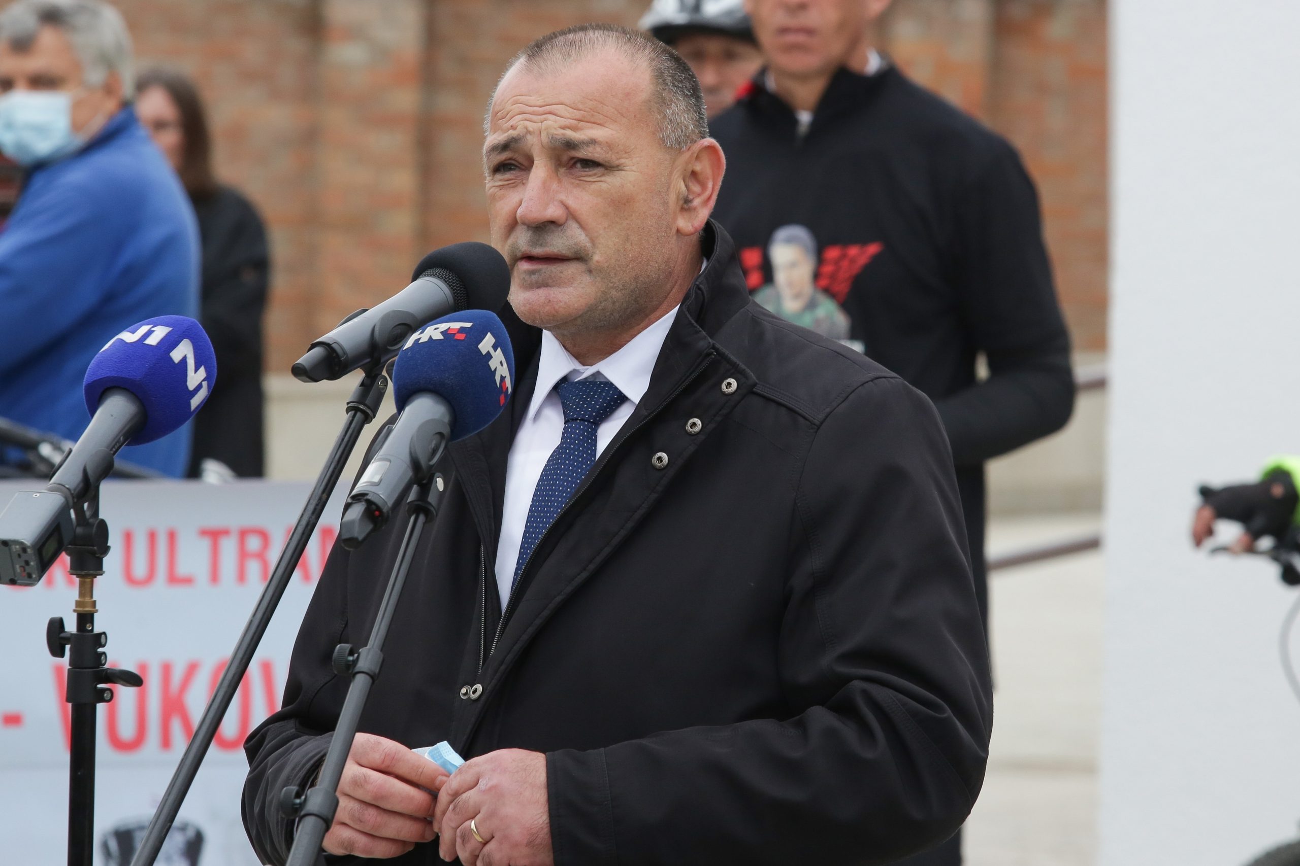 16.10.2020., Vukovar - Na Trpinjskoj cesti, nedaleko mjesta pogibije Blage Zadre, u Vukovaru obiljezena je 29. obljetnica pogibije  generala - bojnika Blage Zadre. Kod spomen obiljezja, biste generala, odrzan je prigodan program. Tomo Medved. 
Photo: Dubravka Petric/PIXSELL