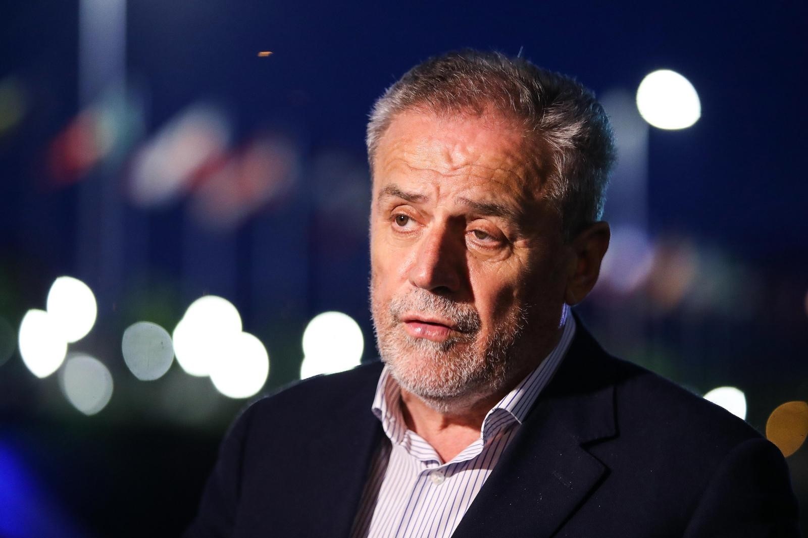 18.05.2020., Zagreb - Vodeni zastor fontana na Sveucilisnoj livadi u Ulici Hrvatske bratske zajednice zasvijetlio je u cast pripadnica i pripadnika Civilne zastite. Gradonacelnik Milan Bandic. 
Photo: Luka Stanzl/PIXSELL